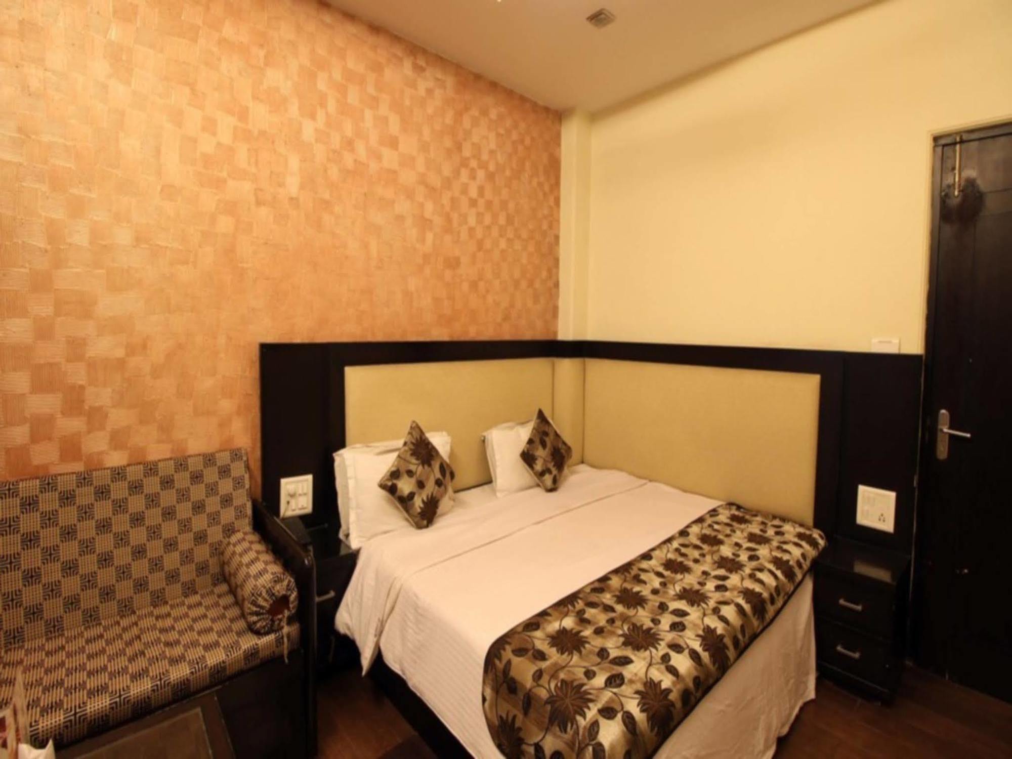 Arihant Inn-Near Blk Hospital New Delhi Extérieur photo